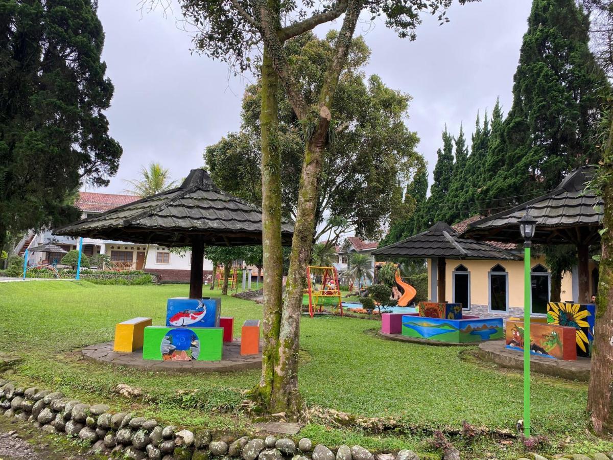Hotel Puspa Sari Ciater Extérieur photo