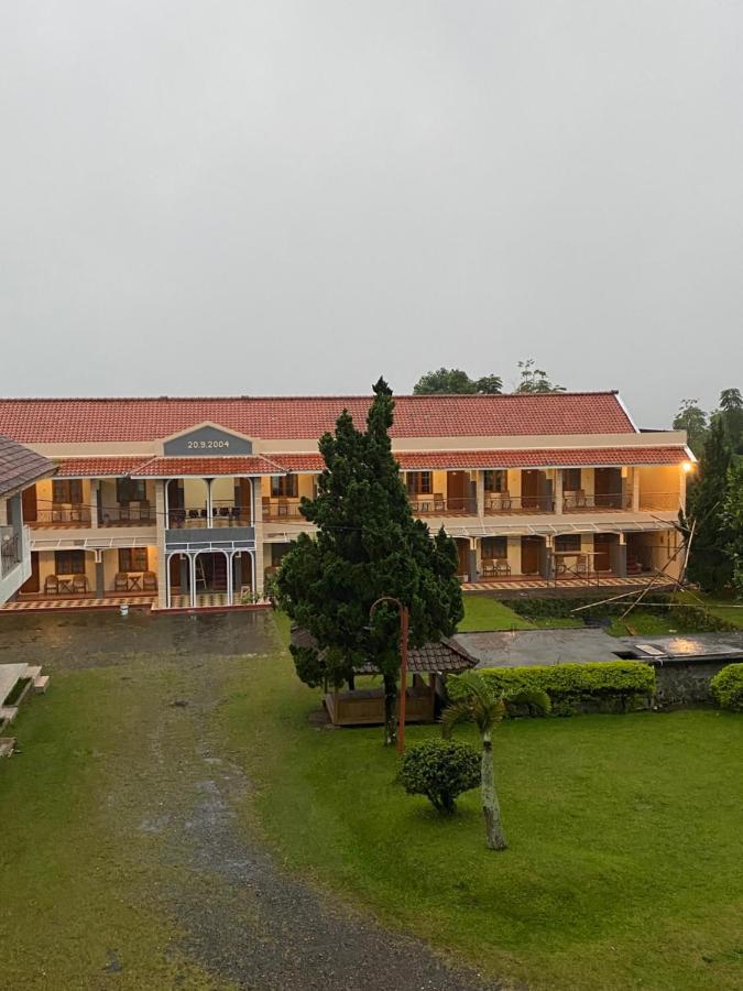 Hotel Puspa Sari Ciater Extérieur photo