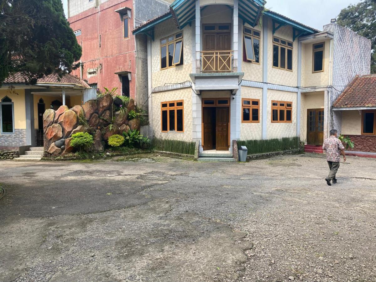 Hotel Puspa Sari Ciater Extérieur photo