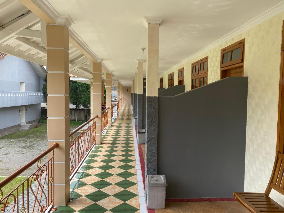 Hotel Puspa Sari Ciater Extérieur photo