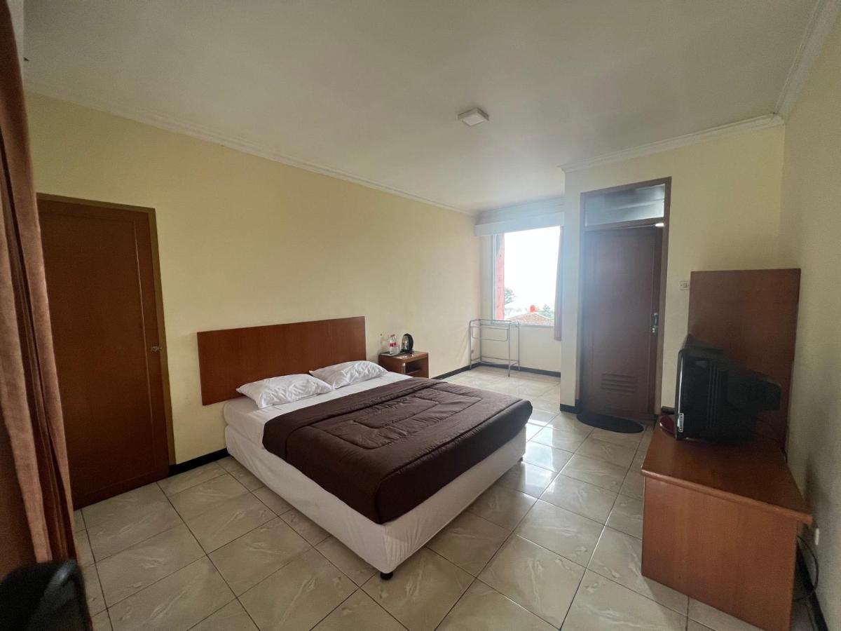 Hotel Puspa Sari Ciater Extérieur photo