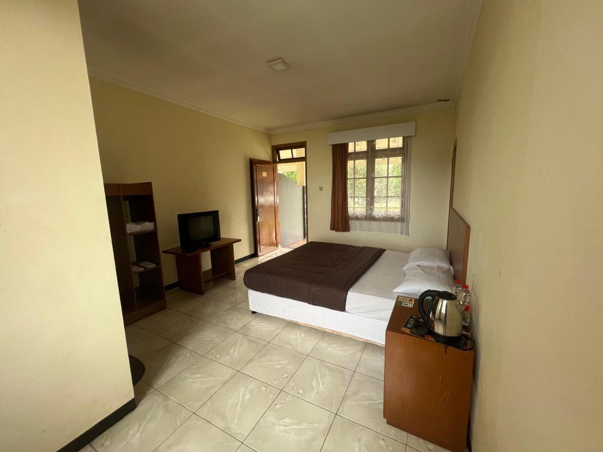 Hotel Puspa Sari Ciater Extérieur photo